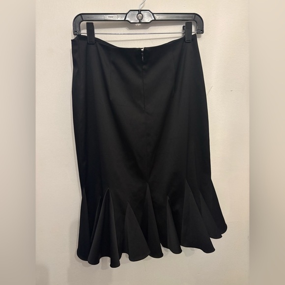 Elegant Black A-Line Women's Skirt - Picture 2 of 3